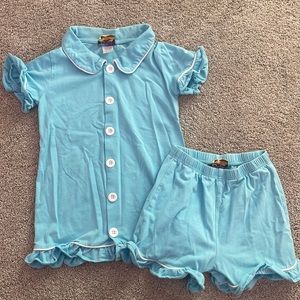 Adorable boutique blue 2 piece ruffle pajamas size 10